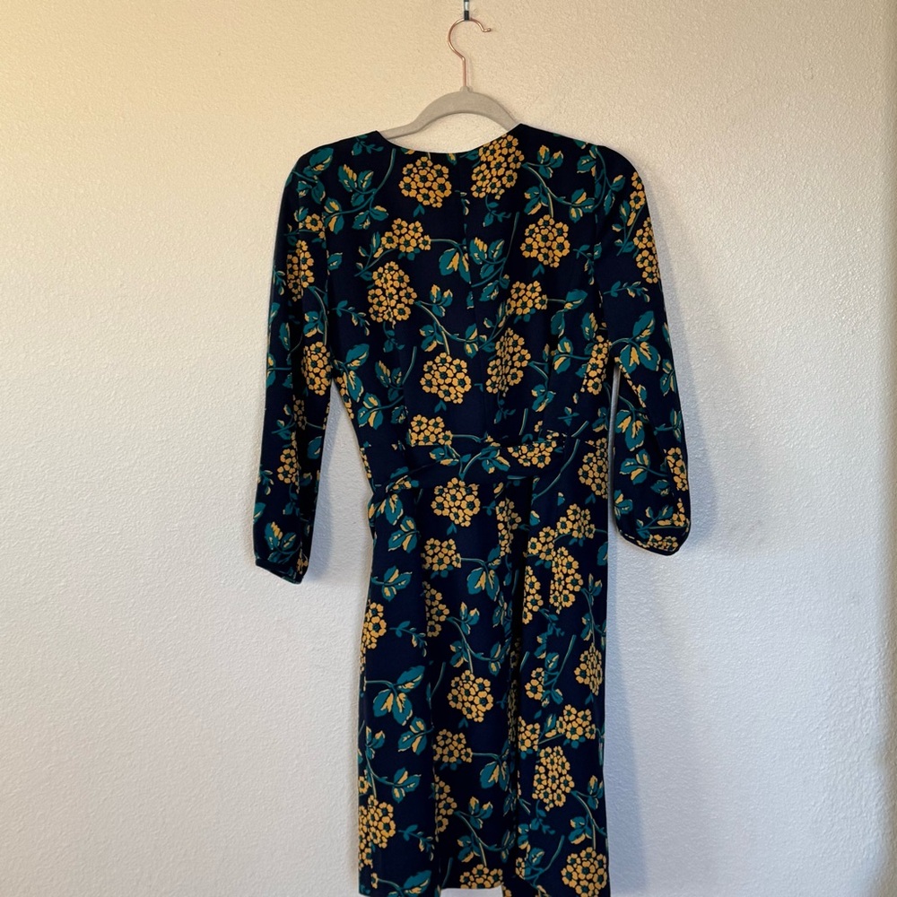 J.Crew Golden Navy Floral Wrap Dress in 365 Yellow Size 2 - Picture 4 of 11